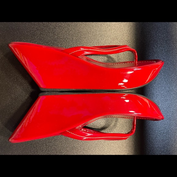 Prada Red Patent Leather Platform Thongs - Picture 5 of 8
